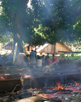Villagers making mats at Vanwoki